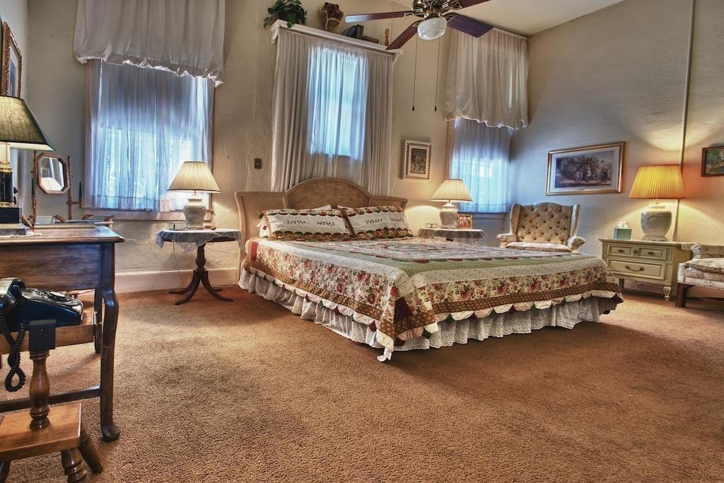 School House Inn Bed & Breakfast Бісбі Номер фото